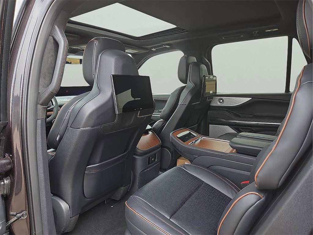 New 2026 Lincoln Navigator L Black Label image 10
