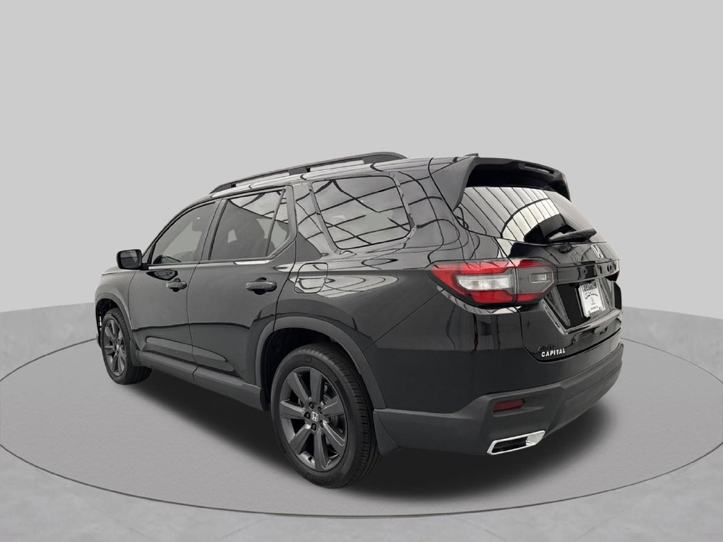 Certified 2025 Honda Pilot Sport image 6