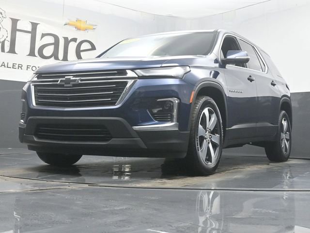 Used 2023 Chevrolet Traverse LT w/ LT Premium Package image 4