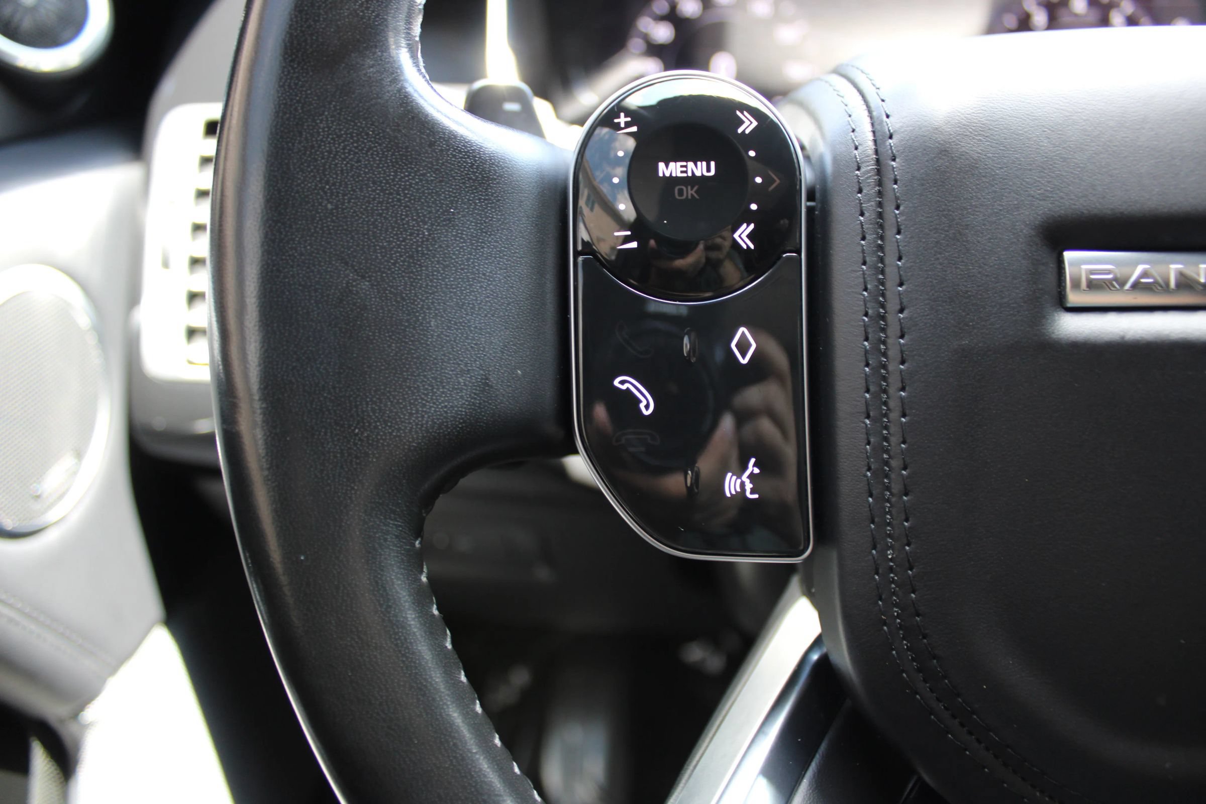Used 2019 Land Rover Range Rover Supercharged AWD/4WD image 9