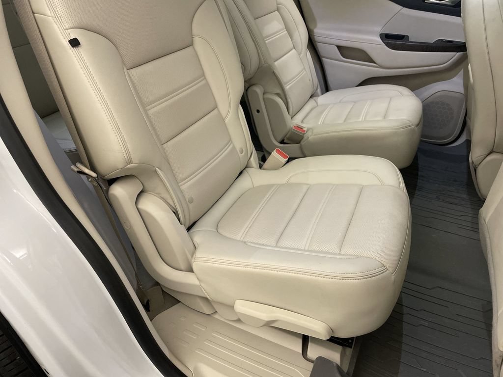 Used 2021 GMC Acadia Denali w/ Denali Technology Package FWD image 23