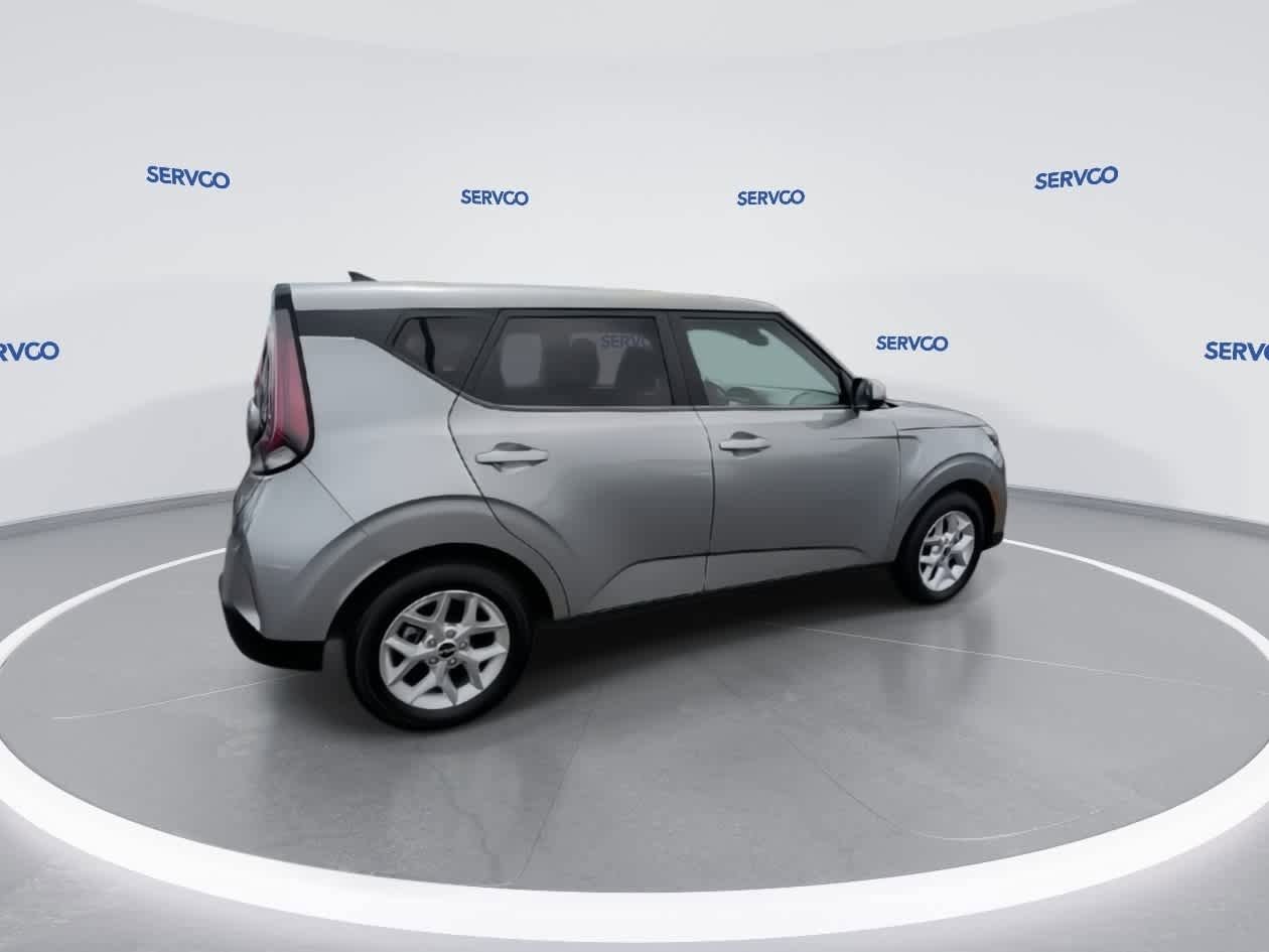 Used 2023 Kia Soul LX w/ Option Group 015 FWD image 8