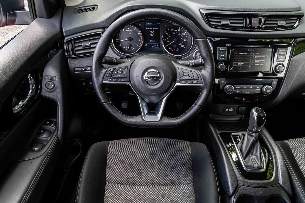 Certified 2022 Nissan Rogue Sport SV image 17