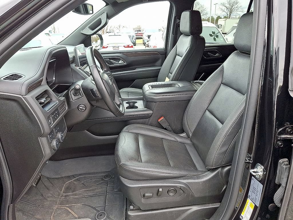 Used 2023 Chevrolet Tahoe Z71 w/ Luxury Package AWD/4WD image 11