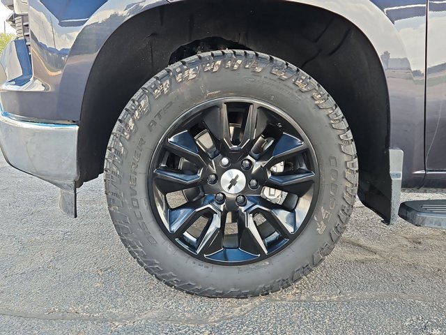 Used 2023 Chevrolet Silverado 1500 LT AWD/4WD image 24