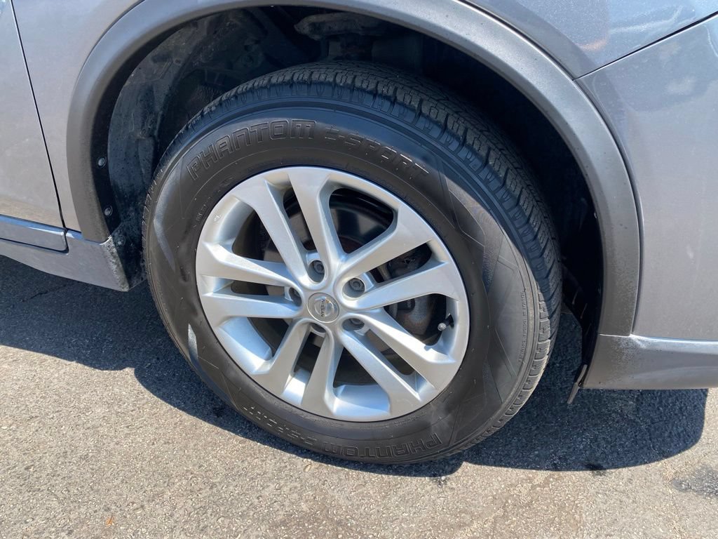 Used 2016 Nissan Rogue S AWD/4WD image 28