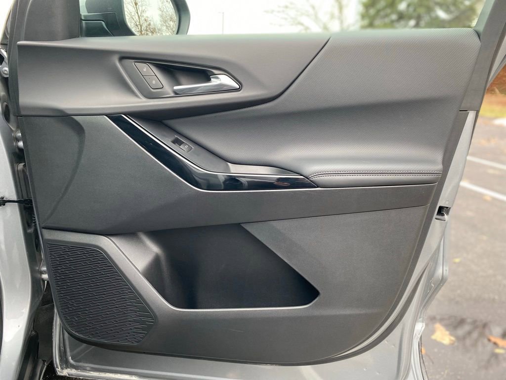 New 2026 Chevrolet Equinox LT w/ Convenience Package II image 9