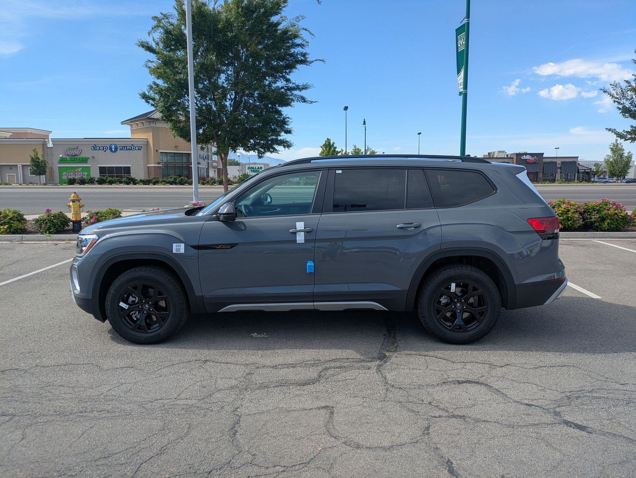 New 2026 Volkswagen Atlas Peak Edition AWD/4WD image 9