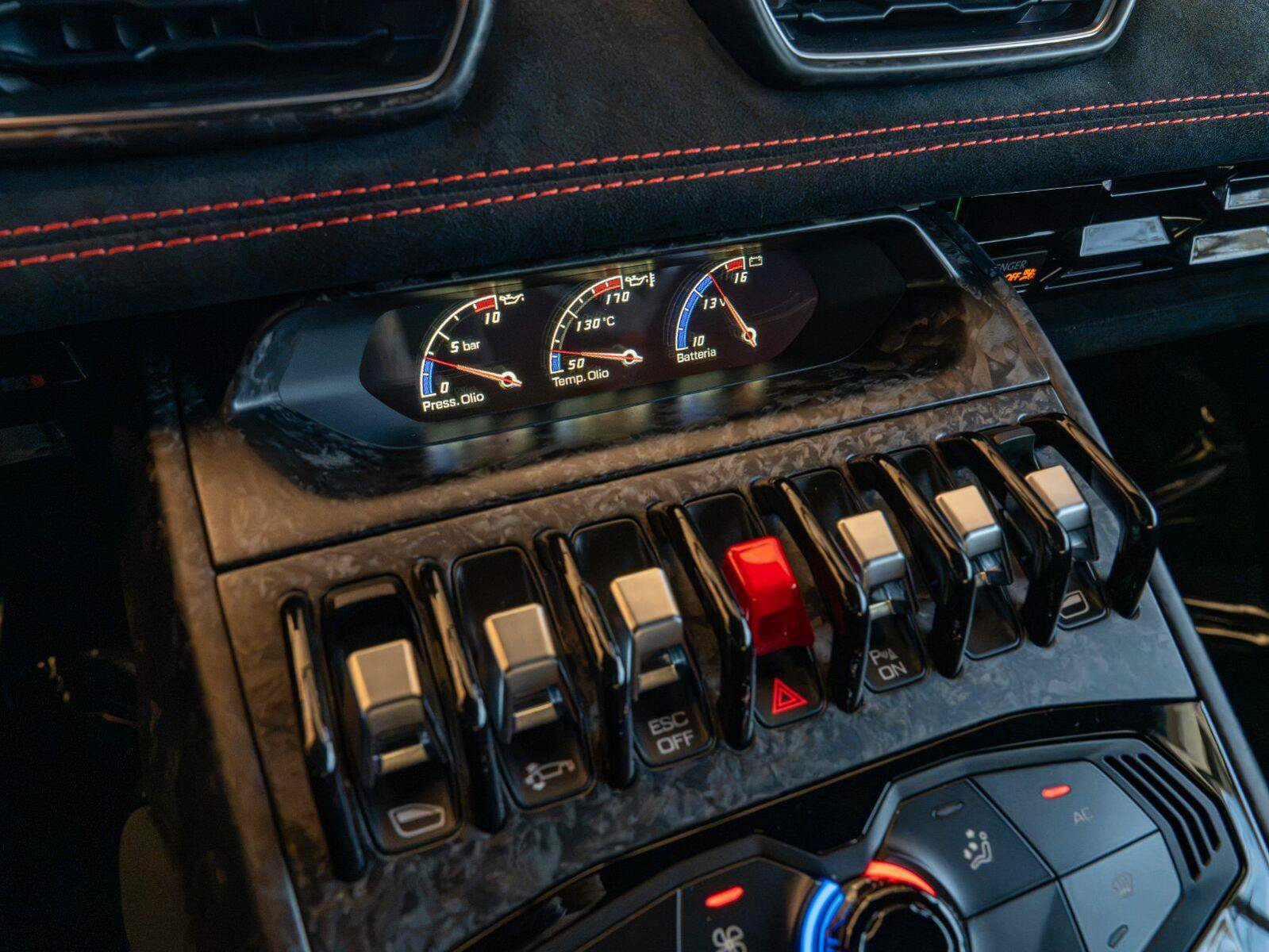 Used 2018 Lamborghini Huracan Performante AWD/4WD image 58