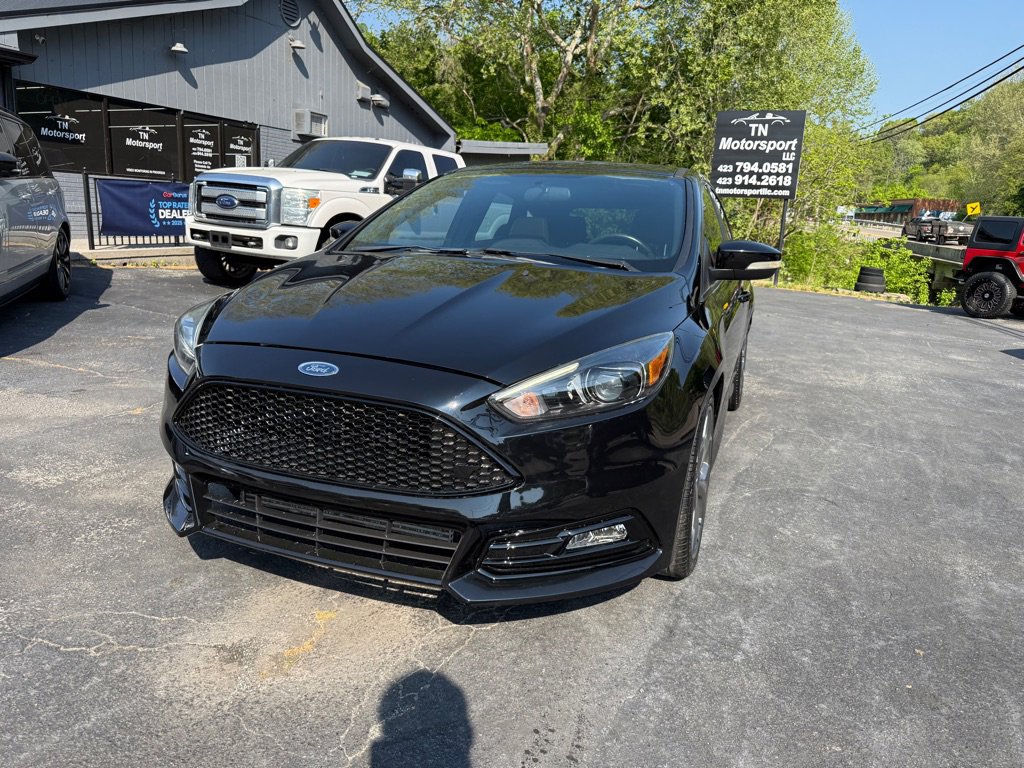 Used 2017 Ford Focus ST w/ Equipment Group 401A FWD image 43