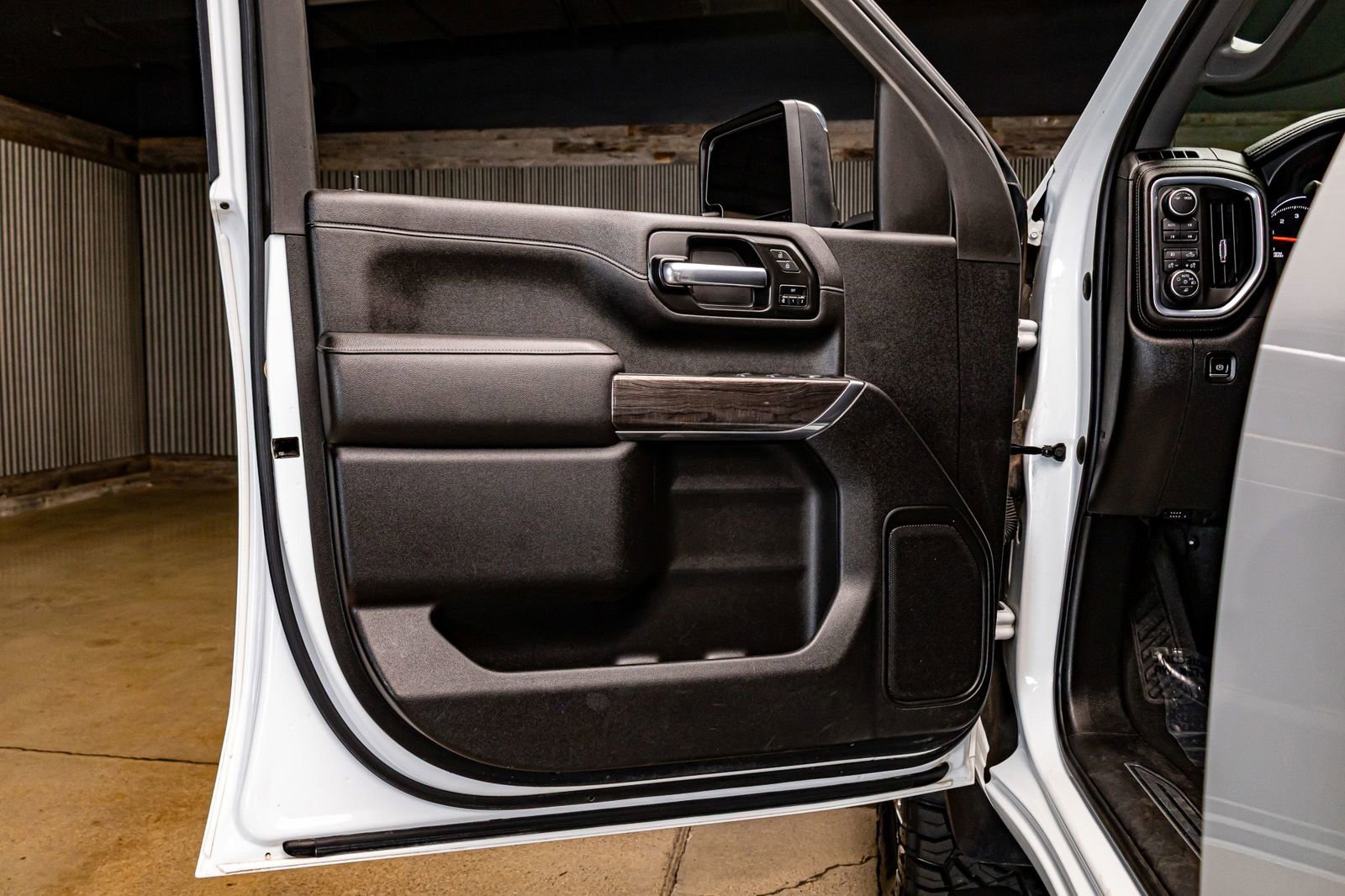 Used 2023 Chevrolet Silverado 3500 LTZ image 30