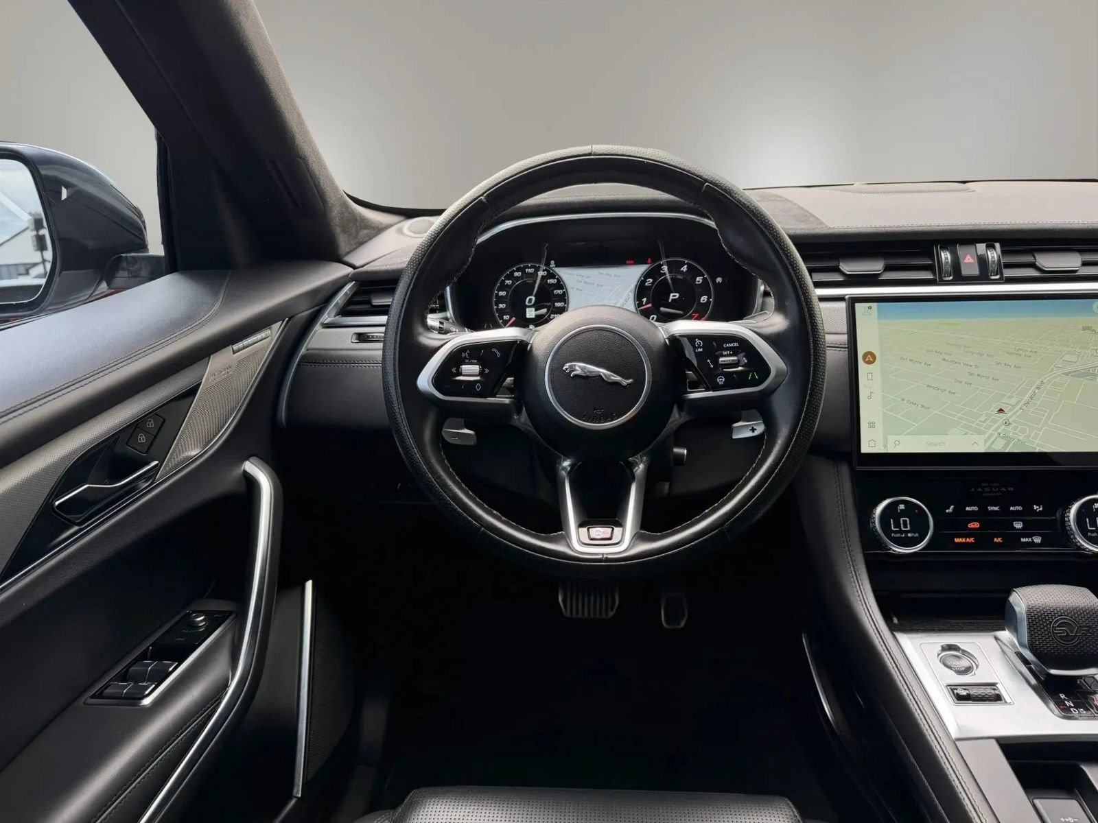 Used 2021 Jaguar F-PACE SVR AWD/4WD image 19