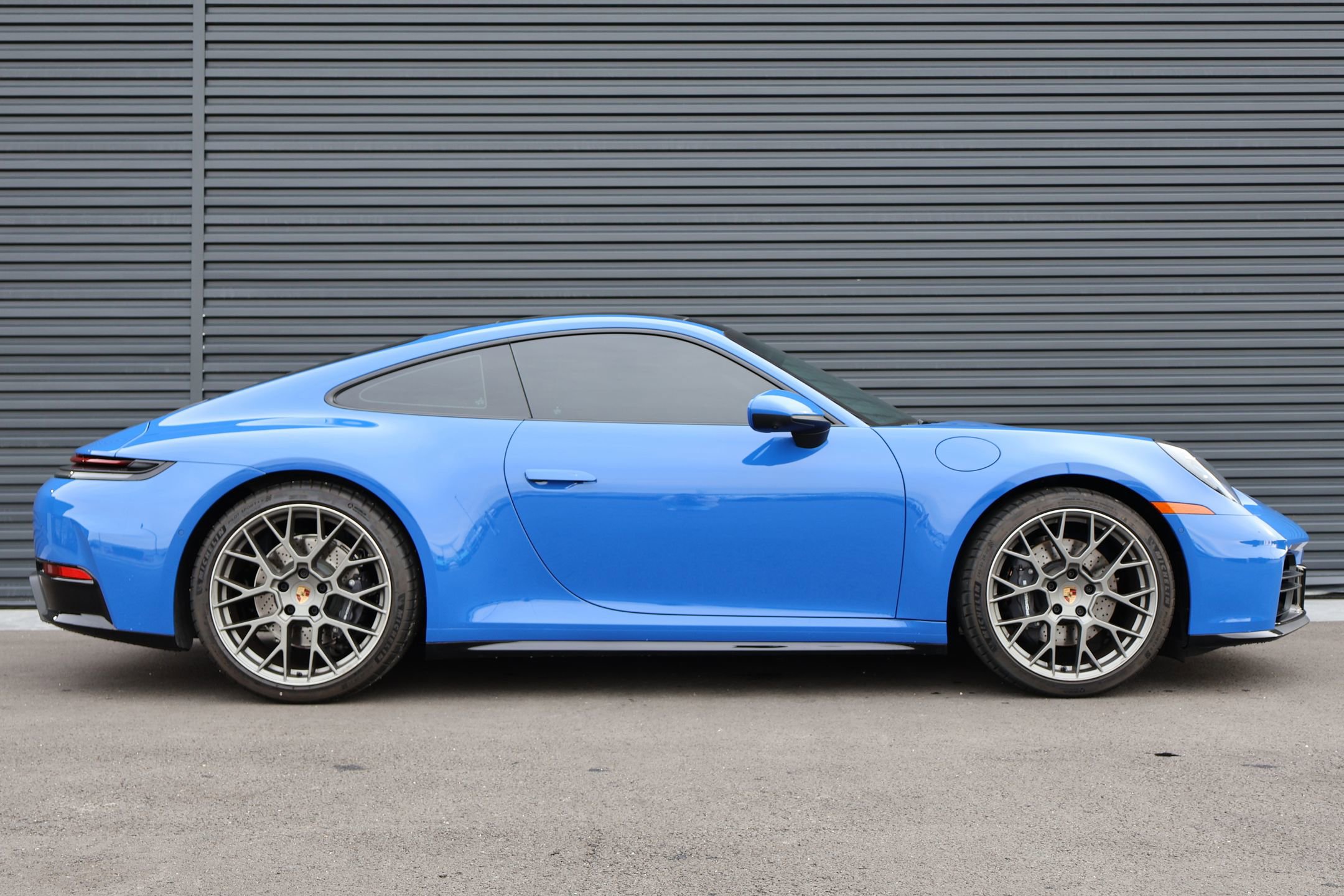 Certified 2025 Porsche 911 Carrera image 9