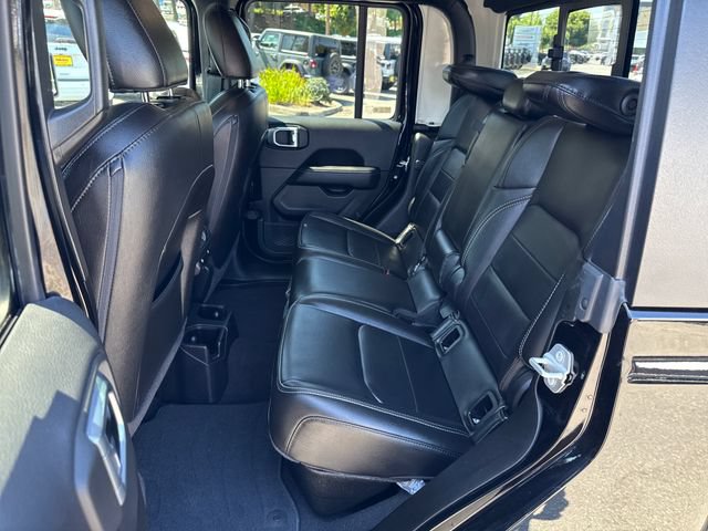 Used 2022 Jeep Gladiator Overland w/ Popular Equipment Package AWD/4WD image 14