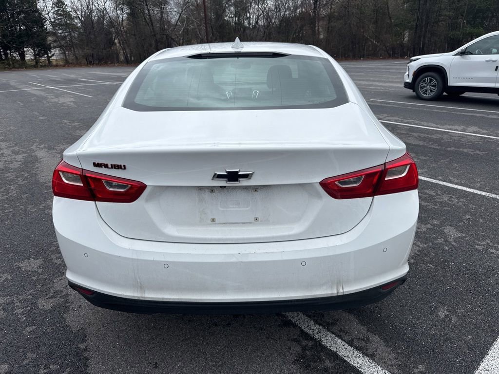Used 2018 Chevrolet Malibu LT w/ Driver Confidence Package image 4