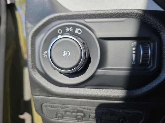 Used 2025 Jeep Wrangler Sport image 35