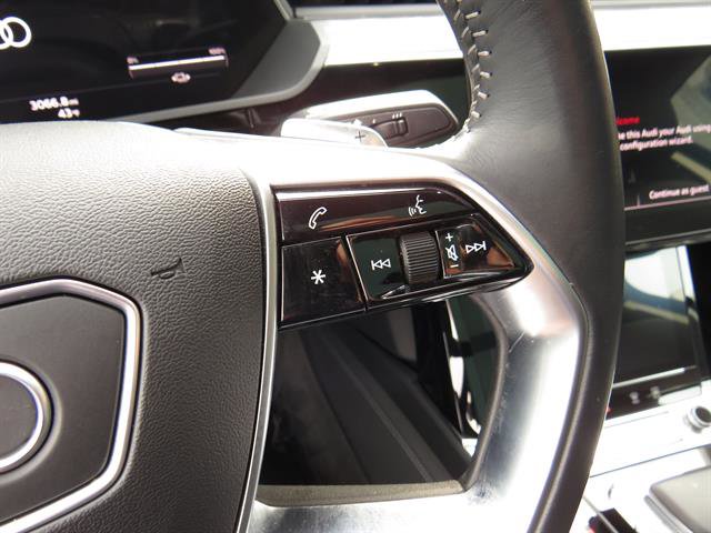 Used 2021 Audi e-tron Premium Plus w/ Premium Plus Package image 10