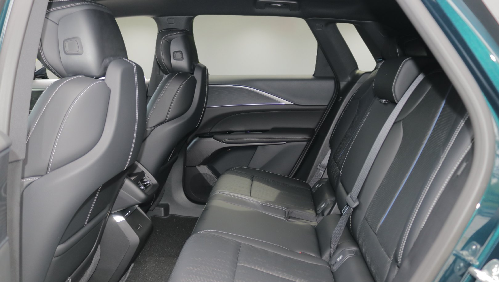 Certified 2025 Cadillac Lyriq Luxury RWD image 13