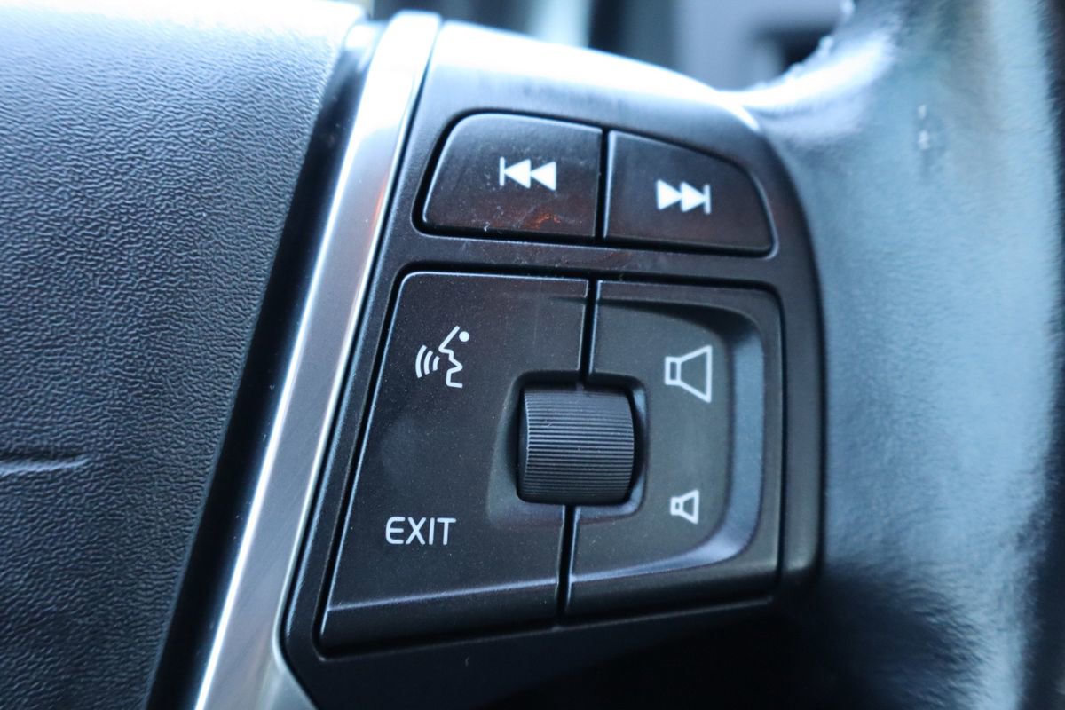 Used 2015 Volvo V60 T5 Platinum image 31