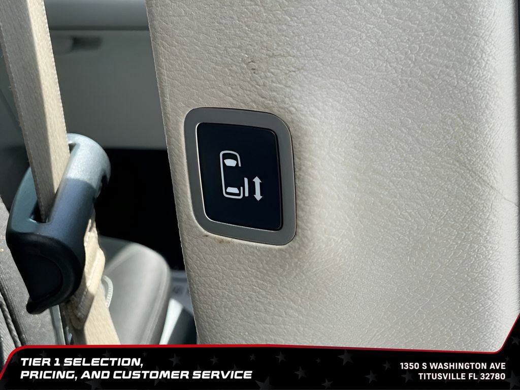 Used 2023 Chrysler Voyager LX FWD image 15
