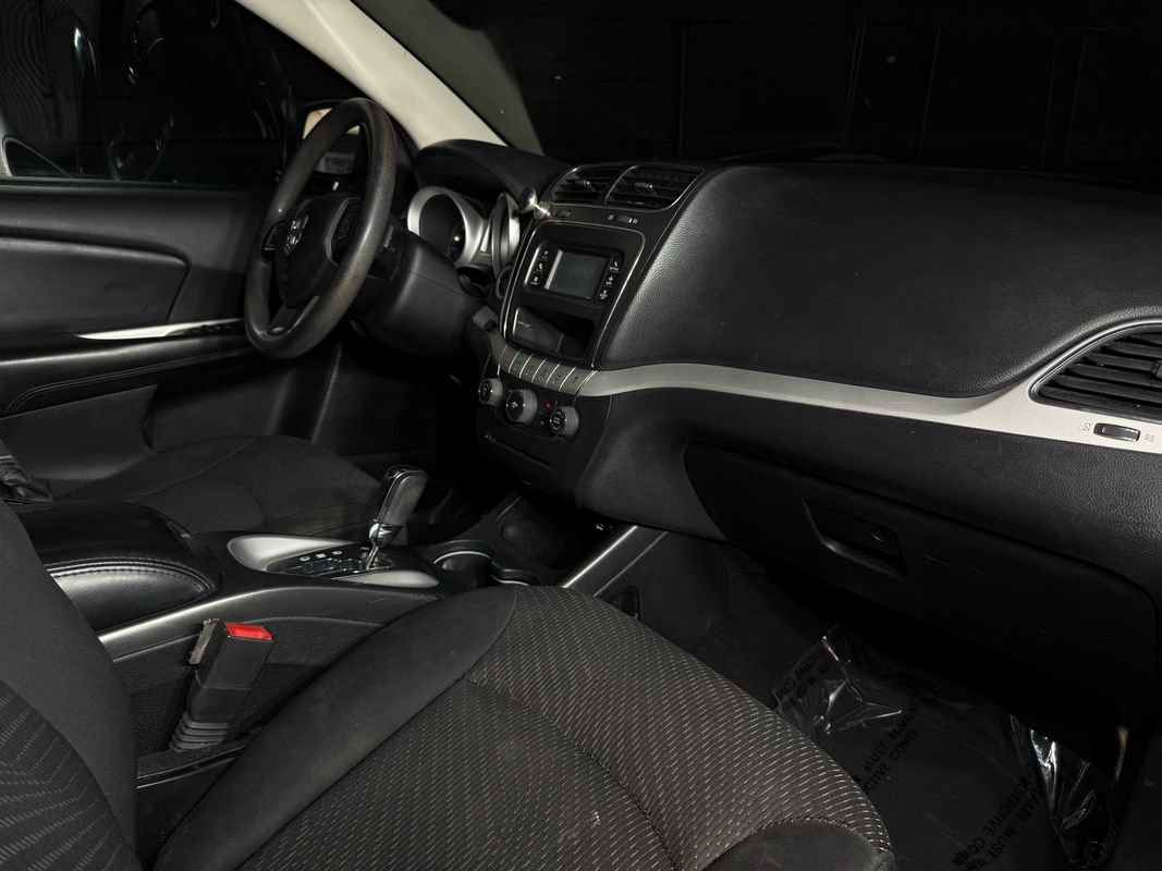 Used 2015 Dodge Journey SXT w/ Flexible Seating Group FWD image 16