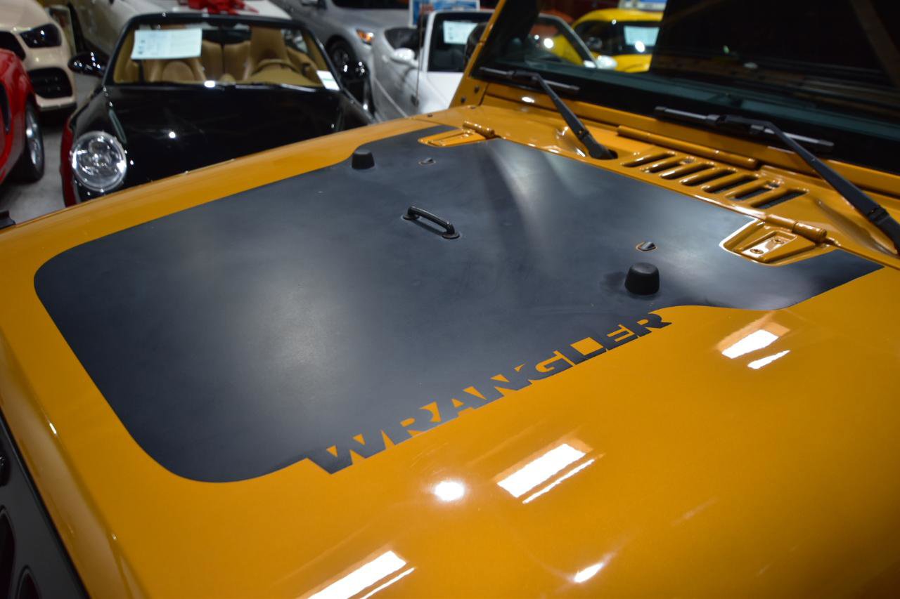 Used 2014 Jeep Wrangler Unlimited Sahara AWD/4WD image 7