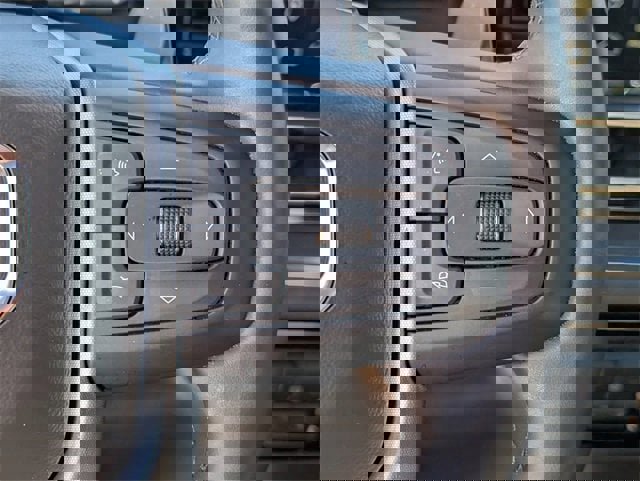 Used 2025 GMC Sierra 1500 SLT image 23