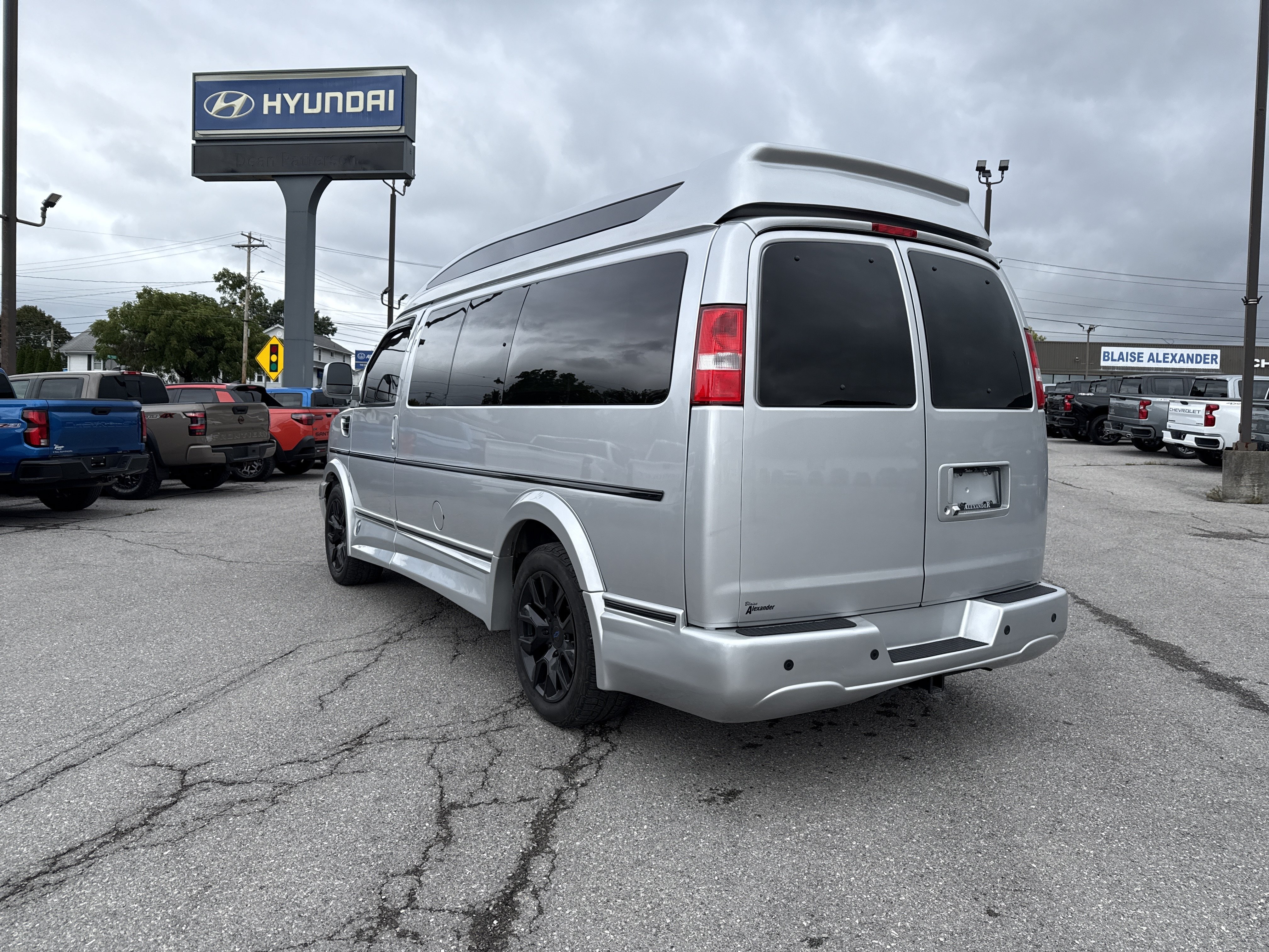 Used 2021 Chevrolet Express 2500 LS w/ Enhanced Convenience Package RWD image 6