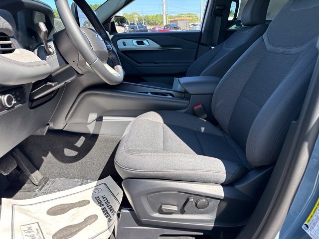 New 2027 Ford Explorer Active RWD image 28