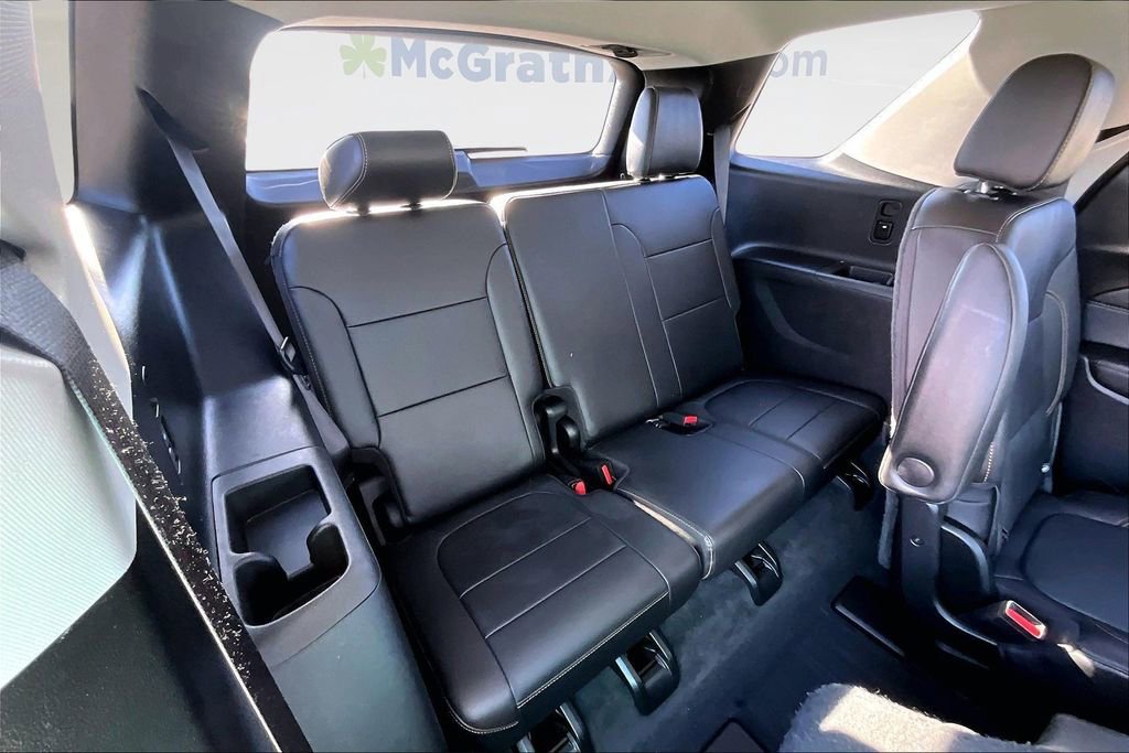 Used 2020 Chevrolet Traverse Premier w/ LPO, Black Accent Package AWD/4WD image 25