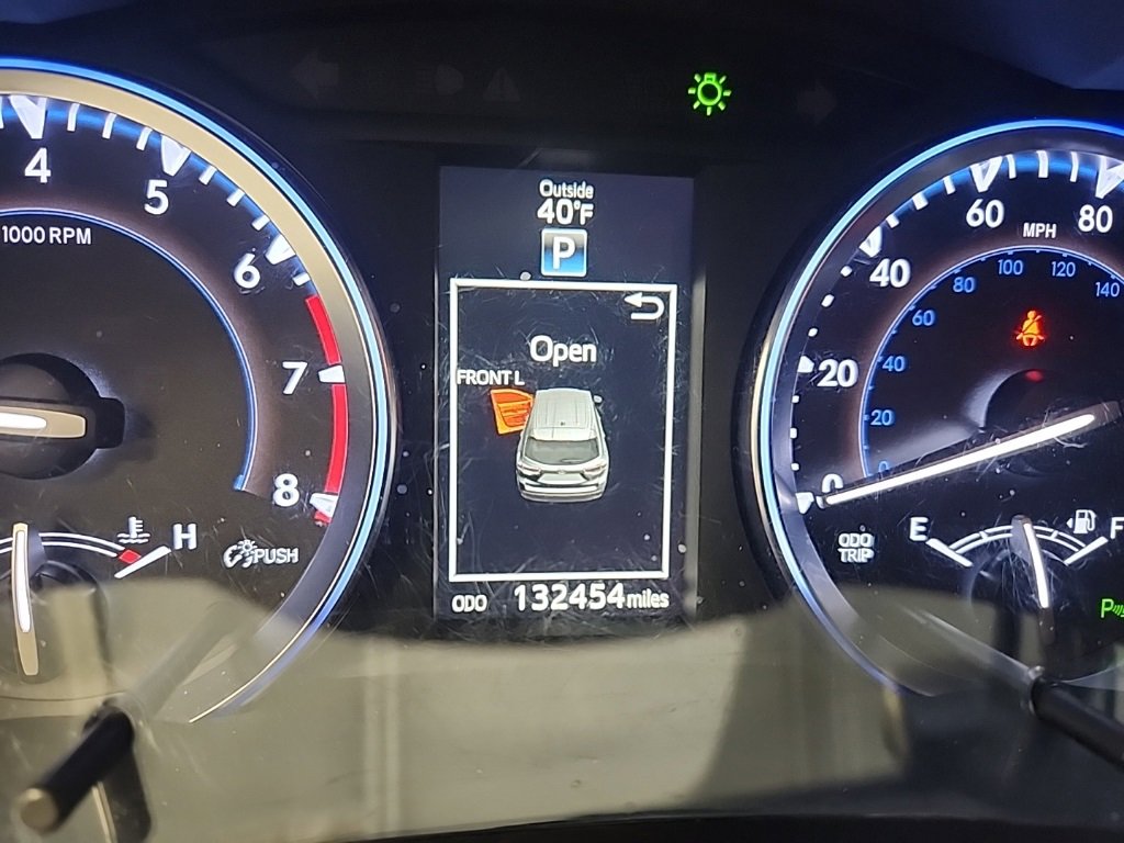 Used 2016 Toyota Highlander Limited image 2