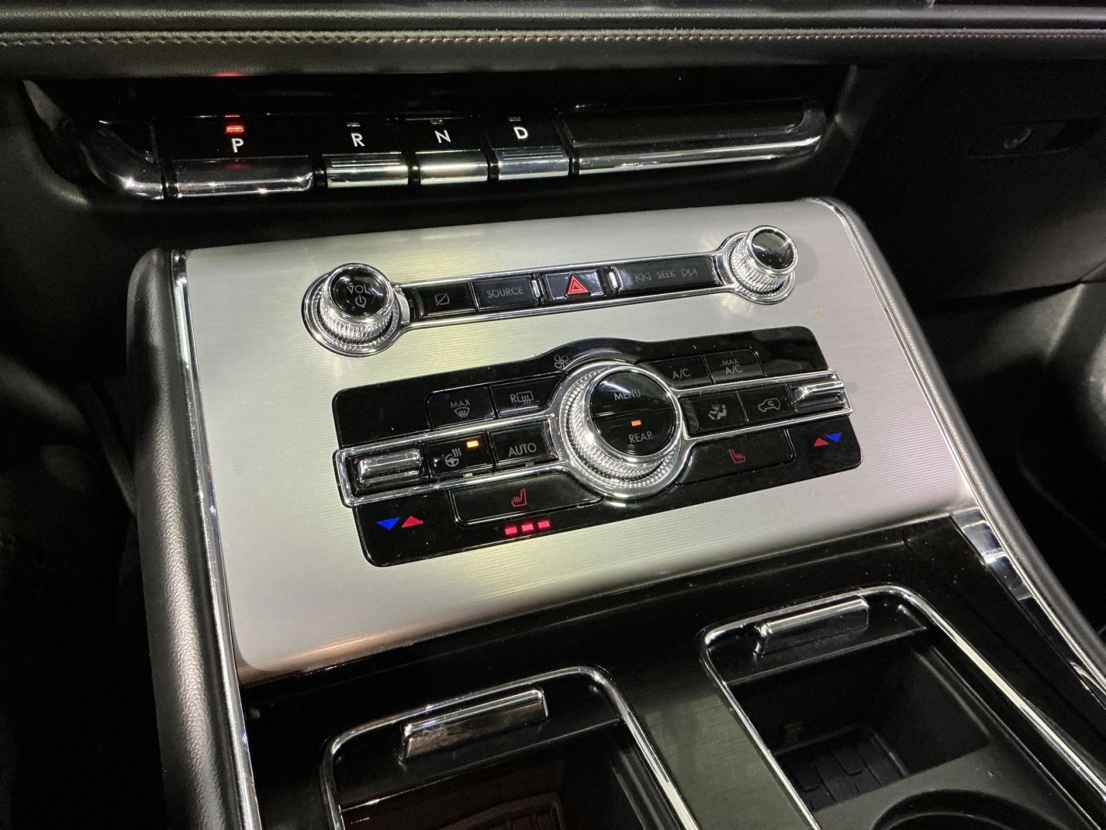 Used 2024 Lincoln Aviator AWD w/ Premium Package image 29