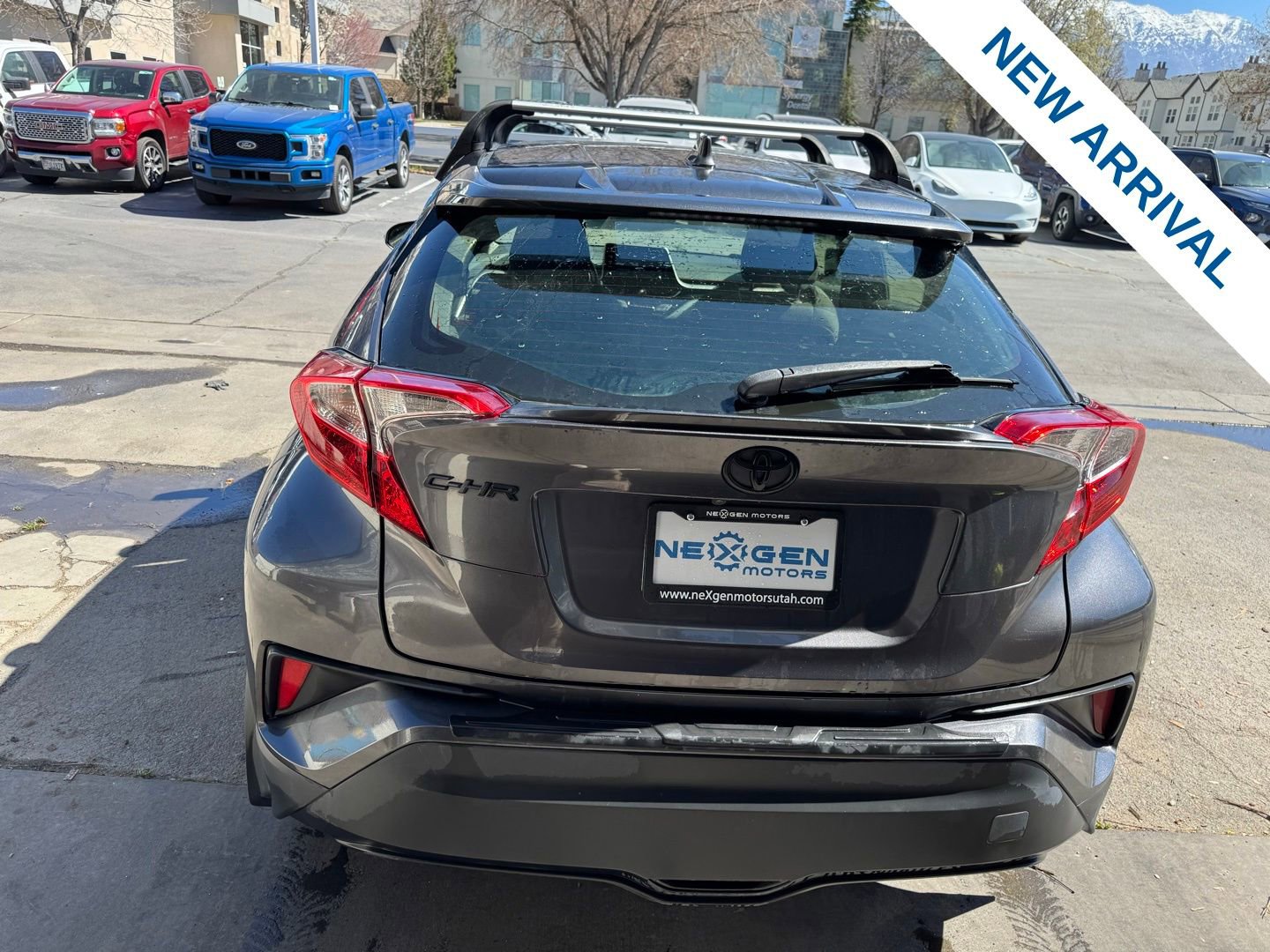 Used 2021 Toyota C-HR LE image 6