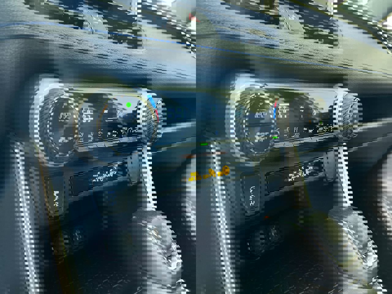 Used 2023 Toyota RAV4 SE image 24