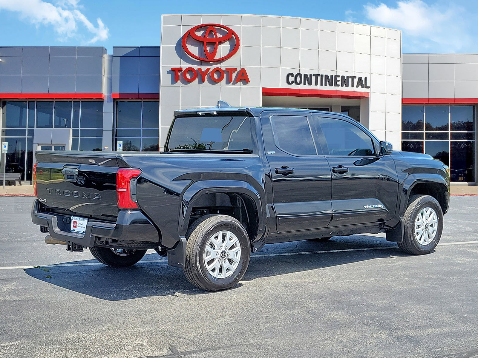Certified 2025 Toyota Tacoma SR5 AWD/4WD image 5