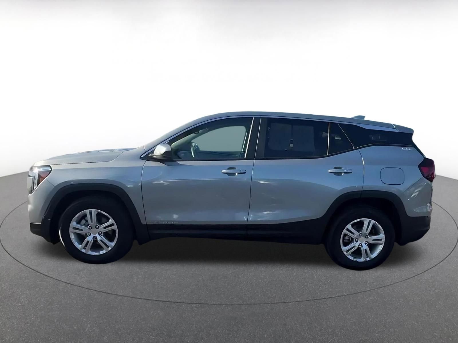Used 2024 GMC Terrain SLE FWD image 9