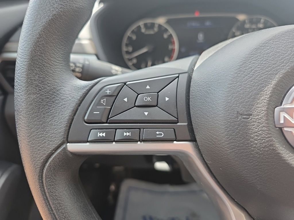 Used 2025 Nissan Altima 2.5 SV image 21