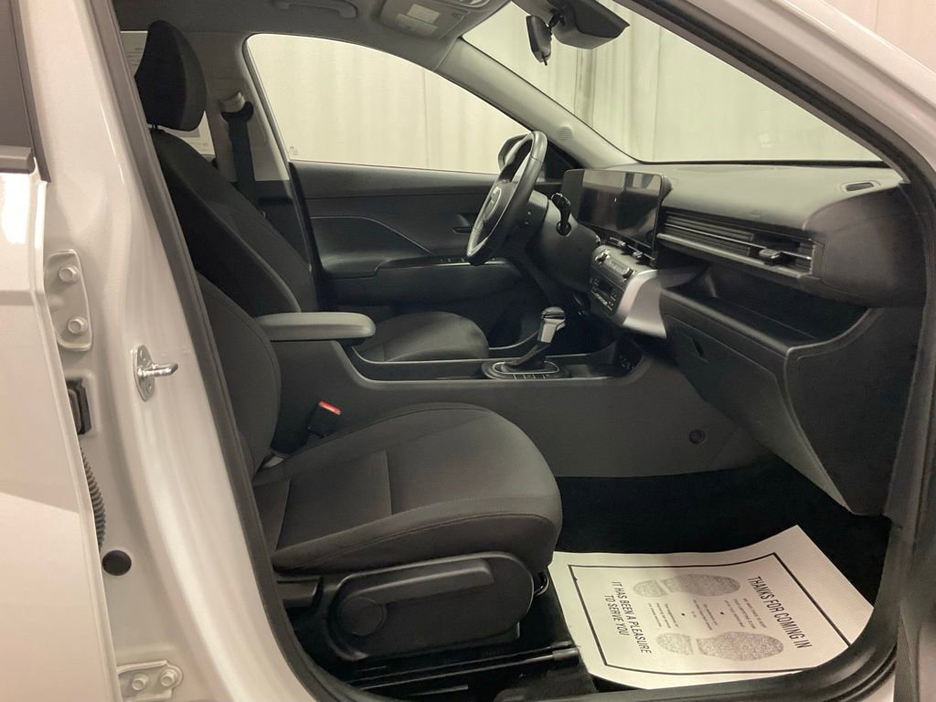Used 2025 Hyundai Kona SEL image 33
