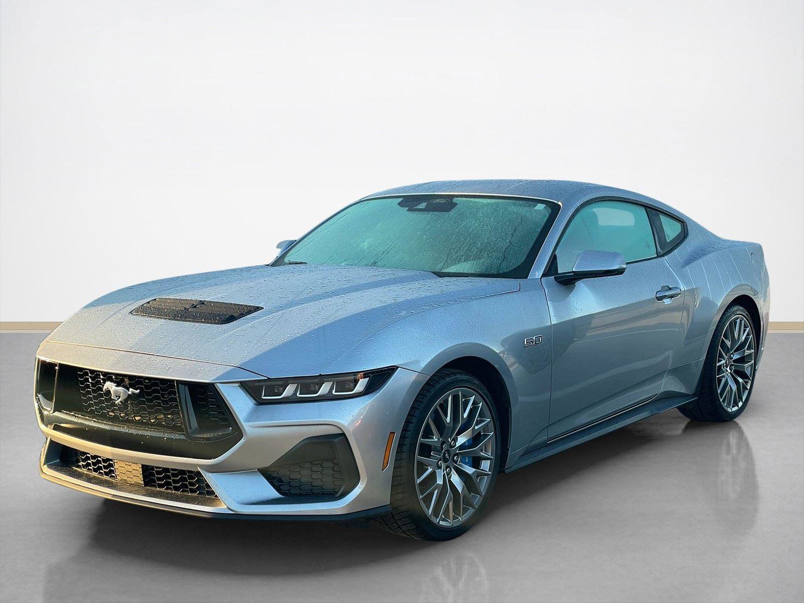 Used 2024 Ford Mustang GT Premium RWD image 3