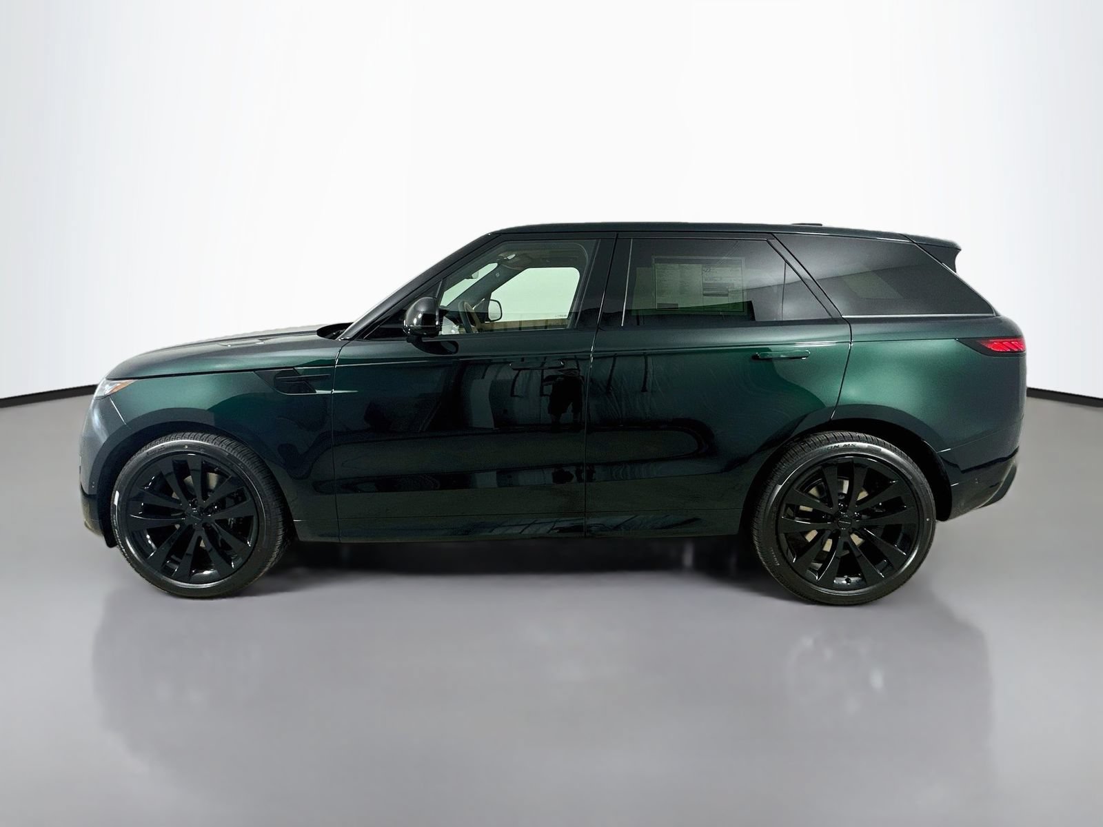 New 2027 Land Rover Range Rover Sport Dynamic SE AWD/4WD image 8