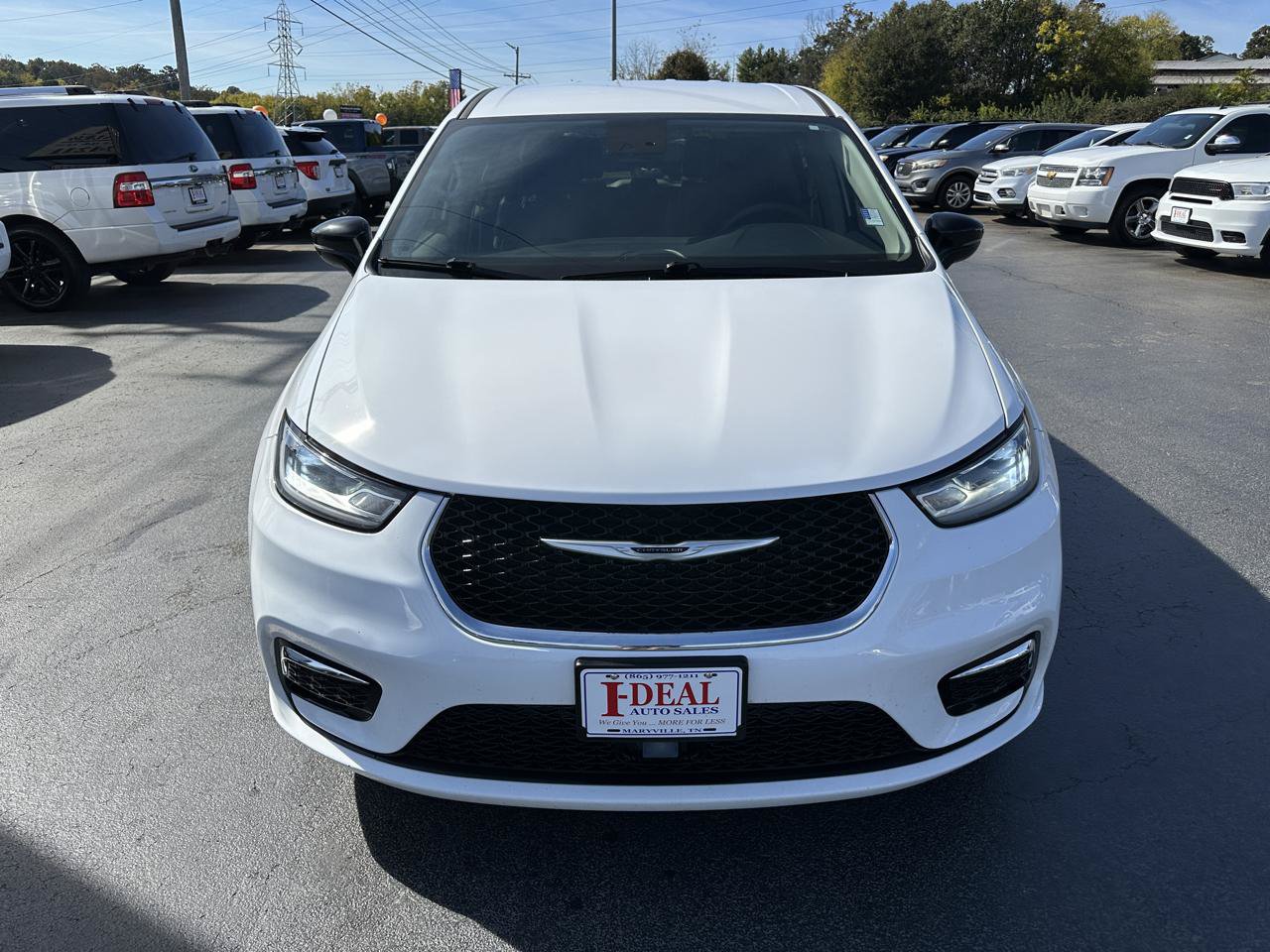 Used 2024 Chrysler Pacifica Limited FWD image 7