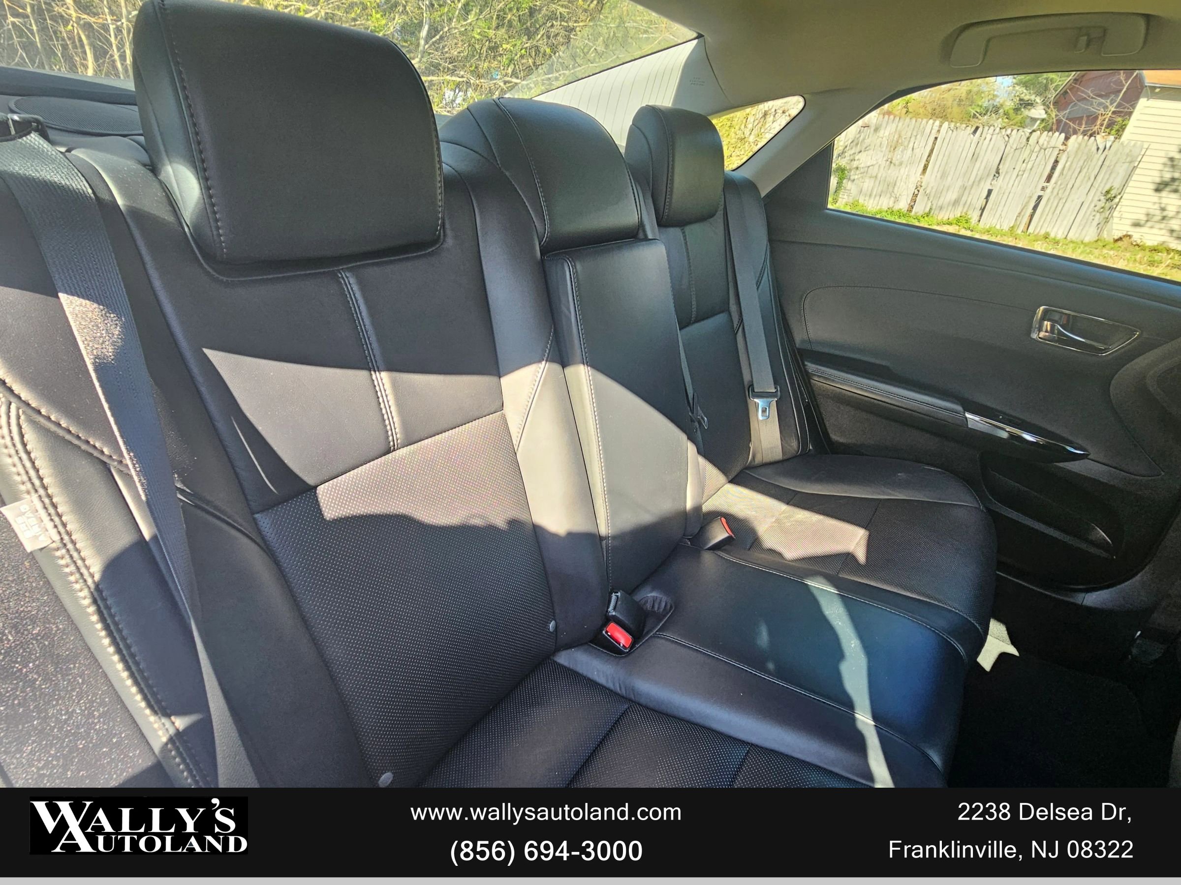 Used 2015 Toyota Avalon Limited FWD image 19