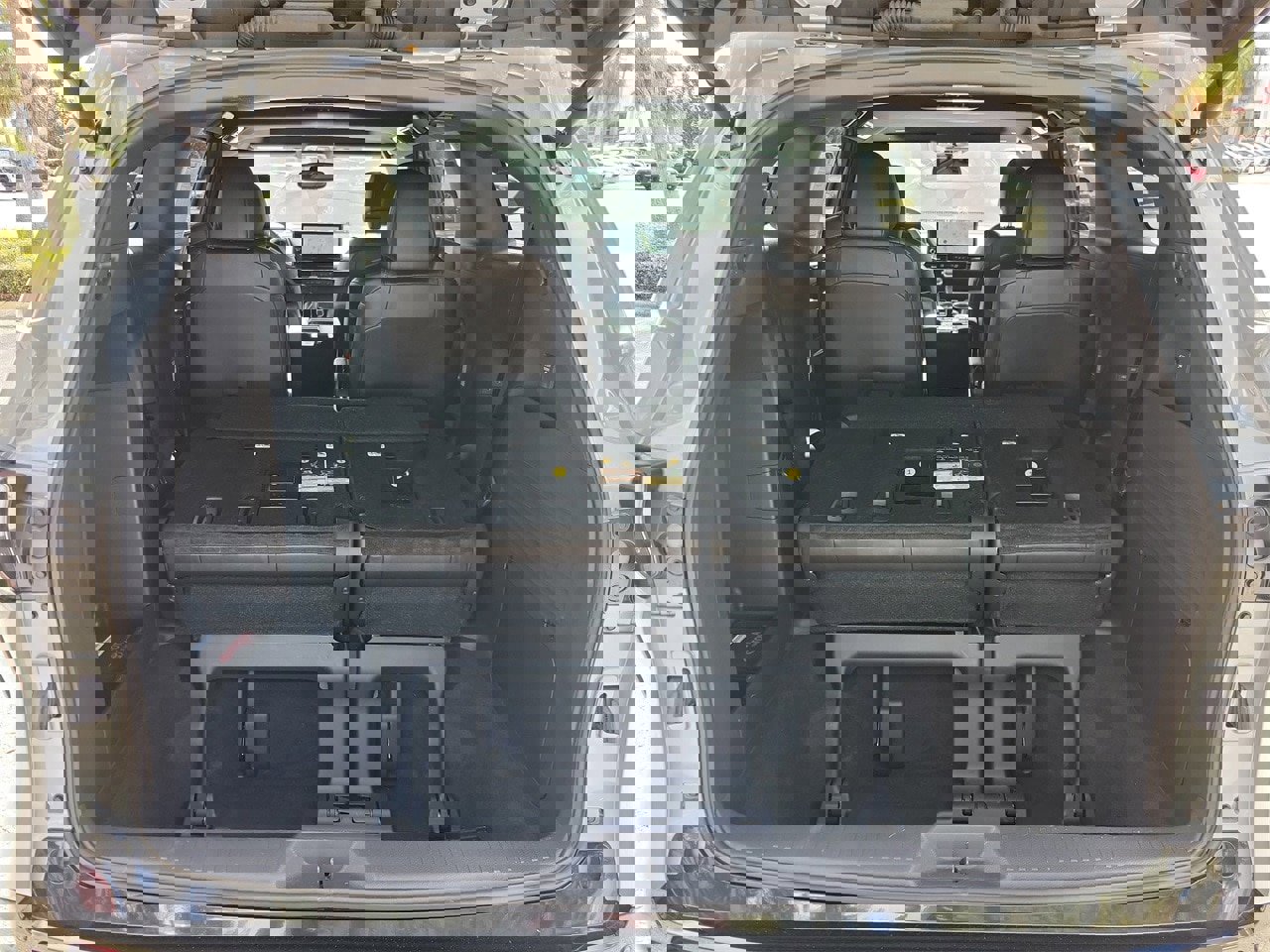 Used 2025 Toyota Sienna XSE w/ XSE Plus Package image 9