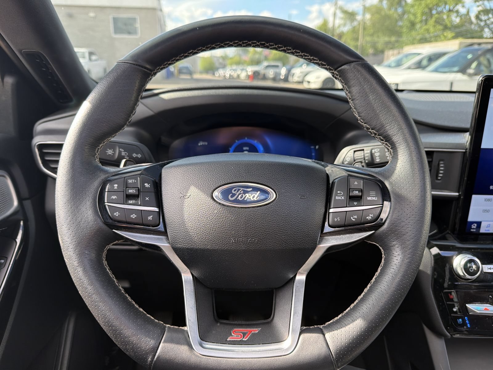 Used 2024 Ford Explorer ST w/ Equipment Group 401A AWD/4WD image 33