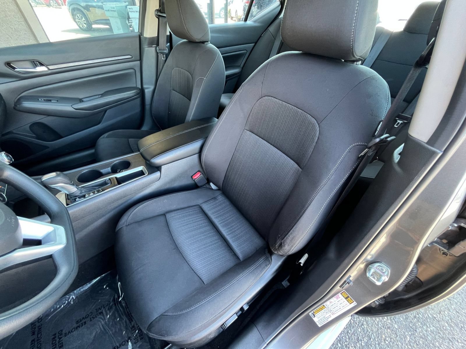 Used 2025 Nissan Altima 2.5 SV FWD image 36