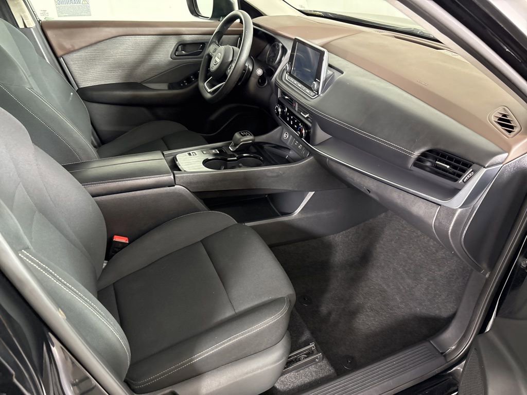 Used 2023 Nissan Rogue S image 14