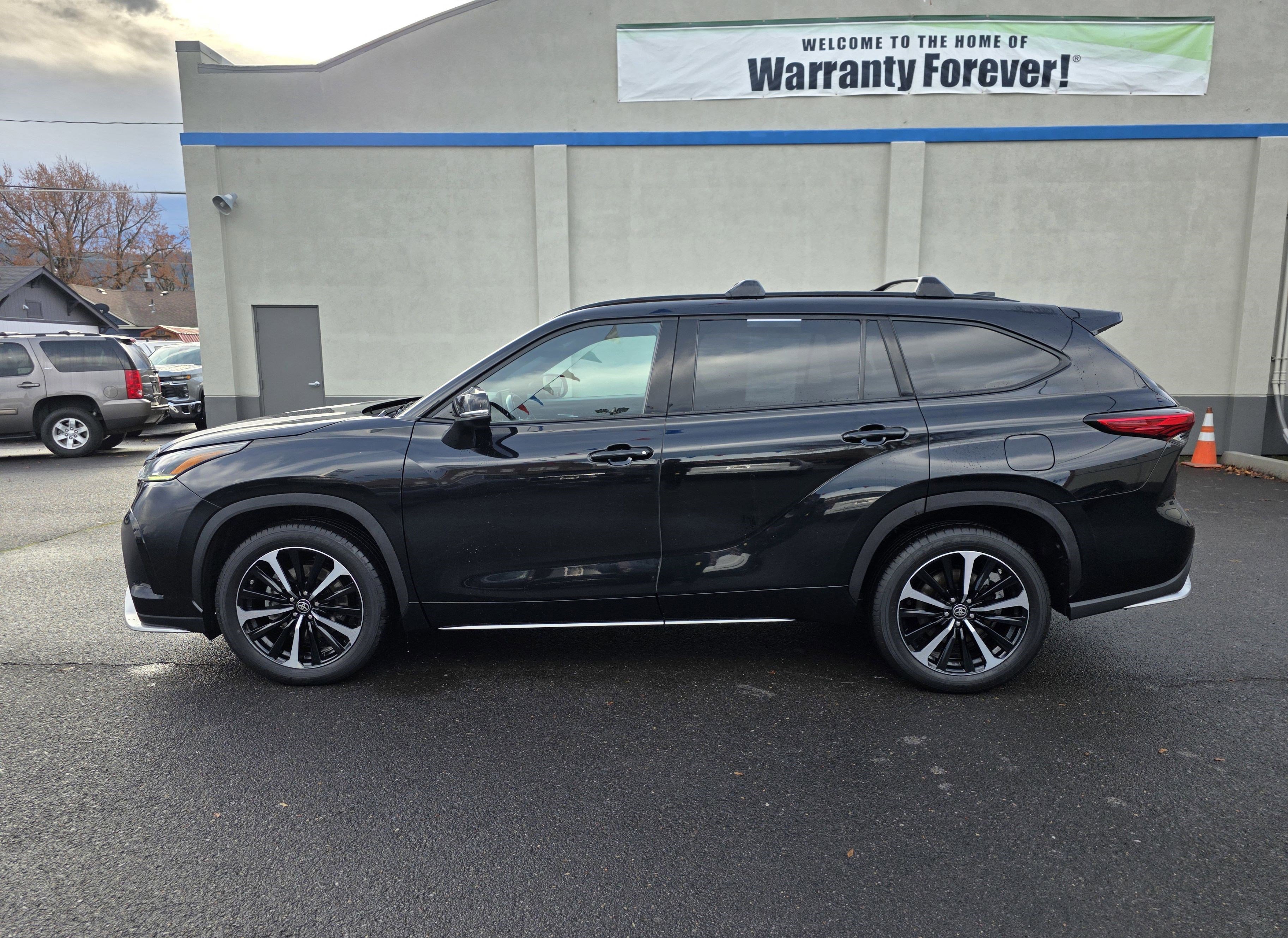 Used 2021 Toyota Highlander XSE image 5
