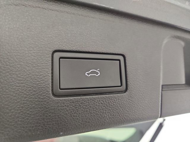 Used 2024 Volkswagen Atlas SEL Premium R-Line image 36