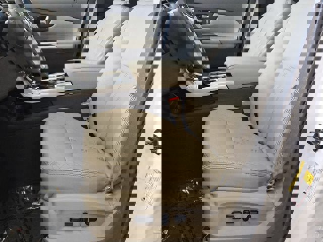 Used 2013 Ford Edge Limited AWD/4WD image 22