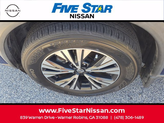 Used 2021 Nissan Rogue SV w/ Premium Package FWD image 18